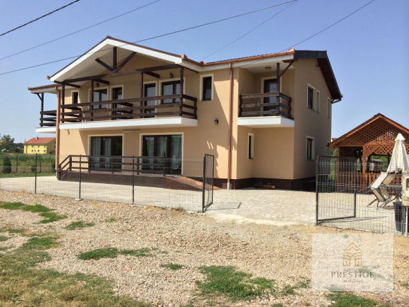 e0579697 3c4c 4bb1 8000 19564d3340f0