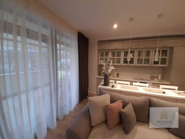 06df317b 0206 4e38 9248 079cc9b2a46f